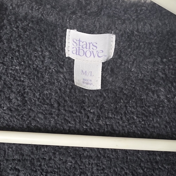 Stars Above Dark Gray Open Cardigan - Picture 2 of 5